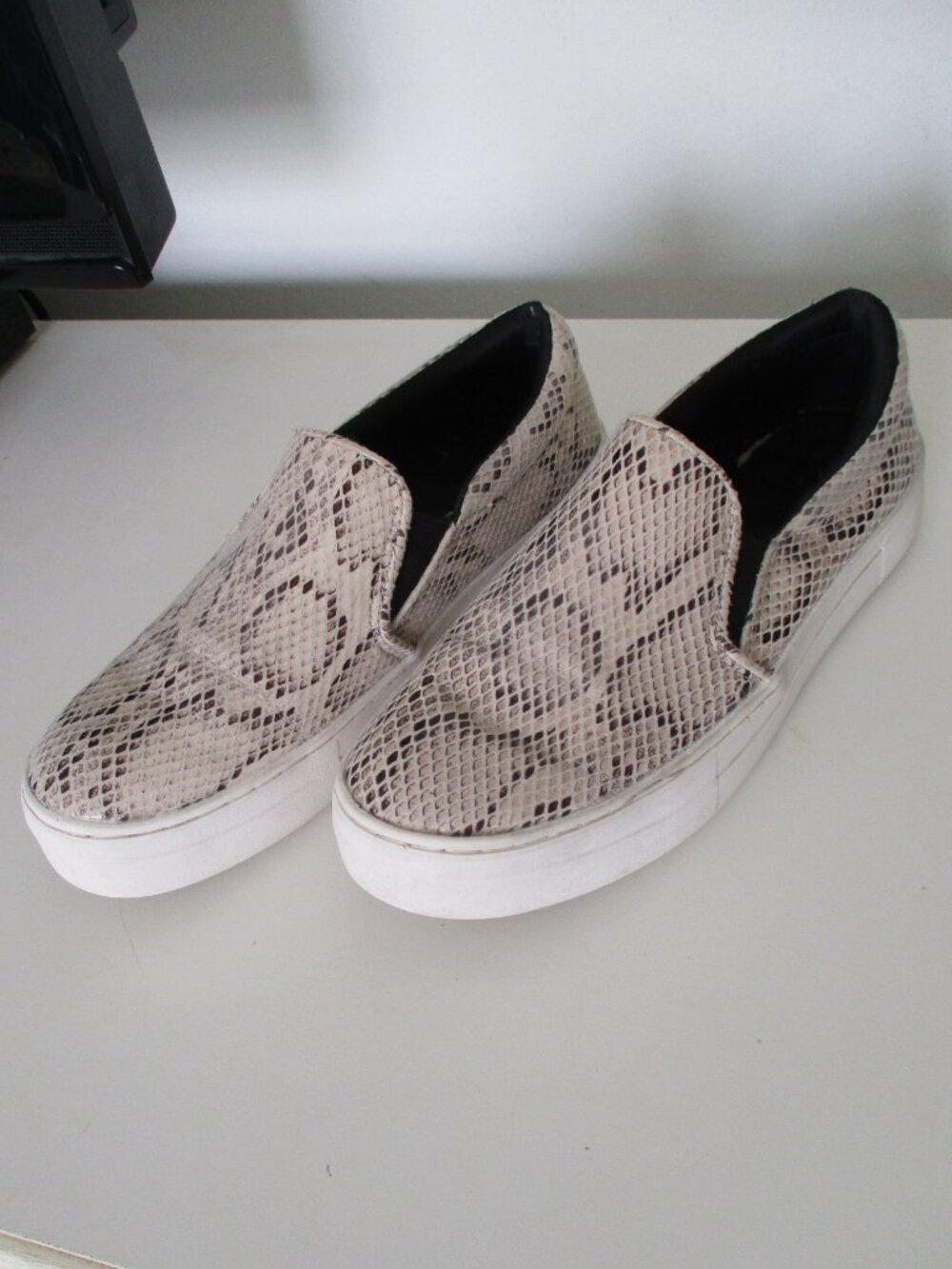 A New Day Reese Womens Textile Faux Snakeskin Flat Casual Loafer Shoe - Size 9M